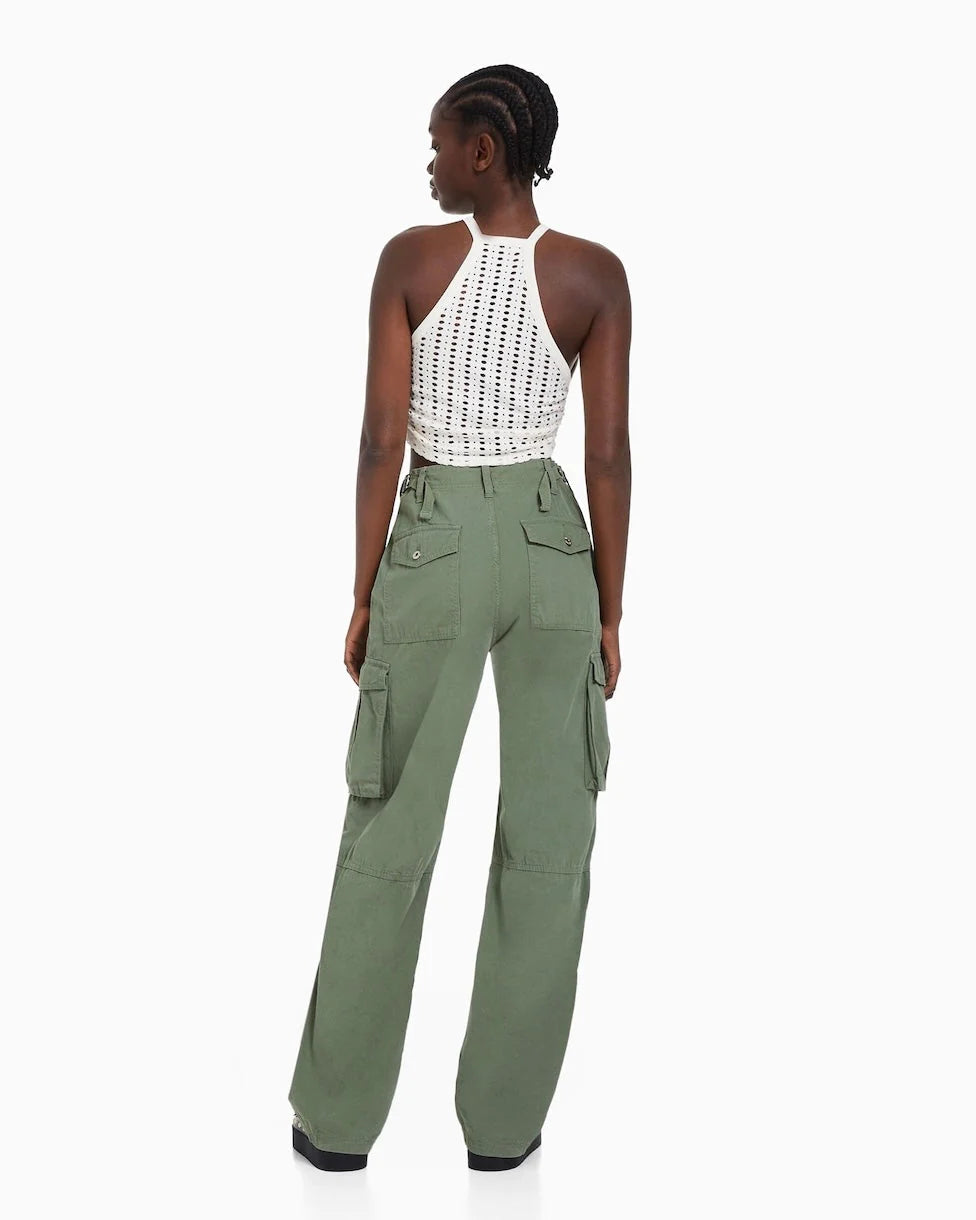 Pantalon cargo de couleur unie