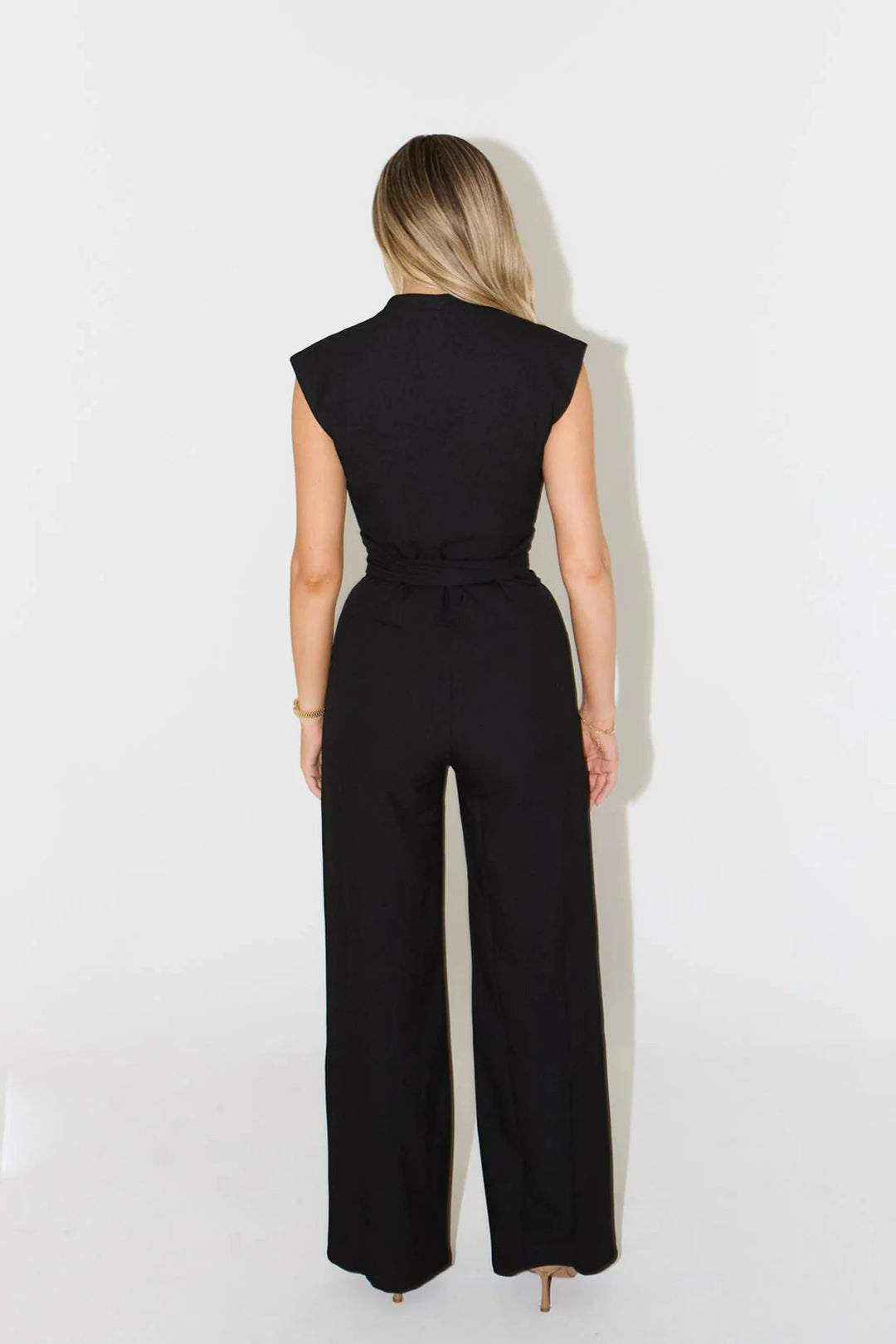 Aesthetic Designed Sleeveless Belted Jumpsuit