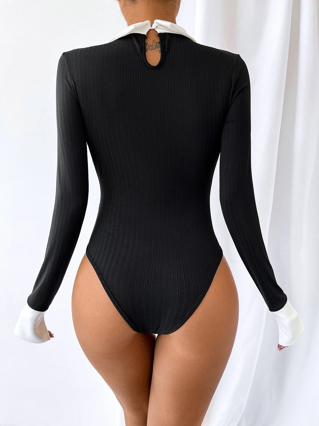 Colorblock Keyhole Back Slim Fit Tee Bodysuit