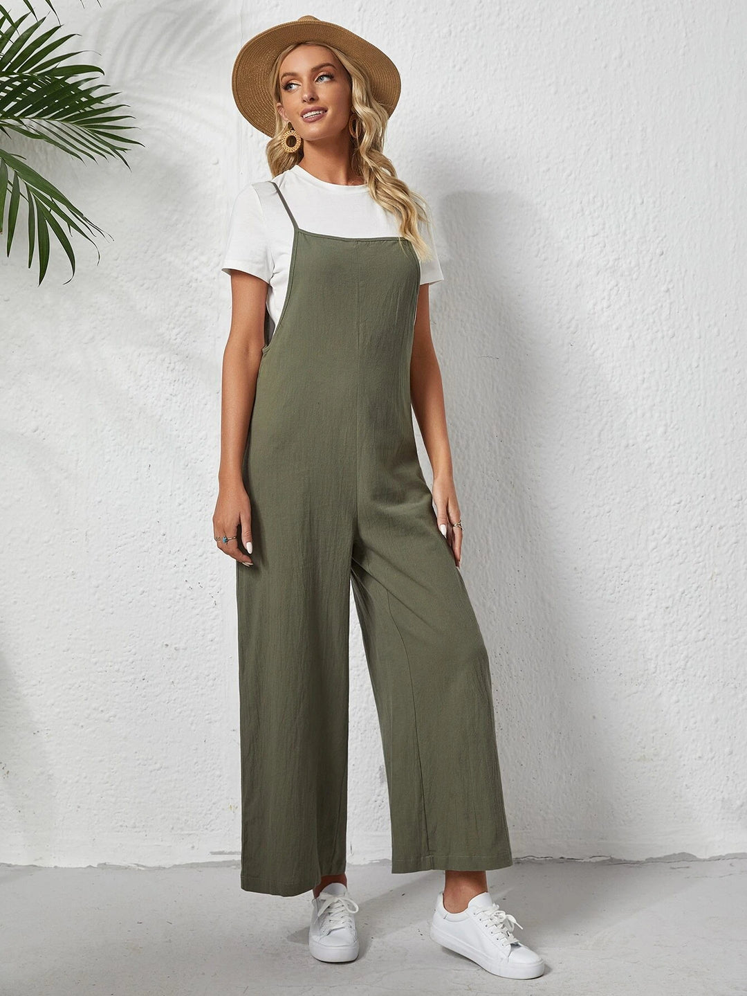 Long Sleeveless Jumpsuit Without Tee