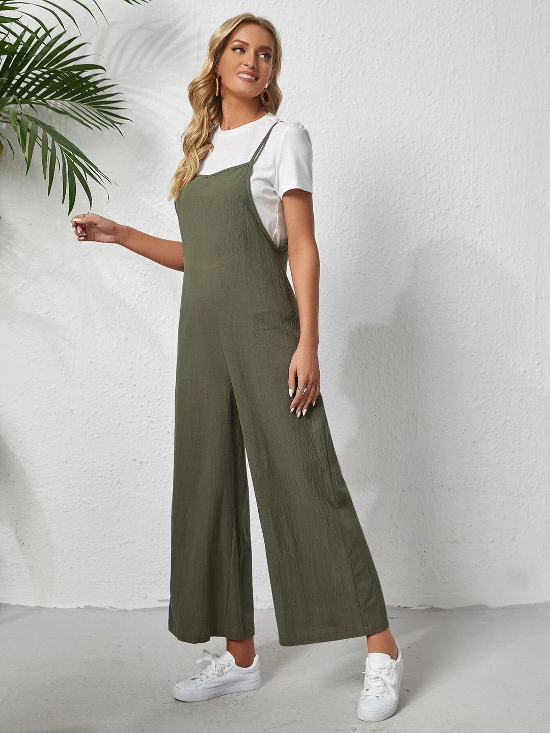 Long Sleeveless Jumpsuit Without Tee