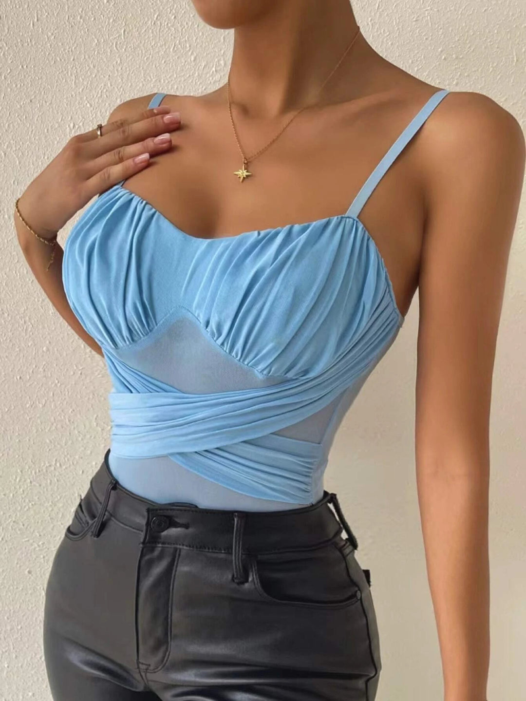 Body camisole en maille entrecroisée sur le devant