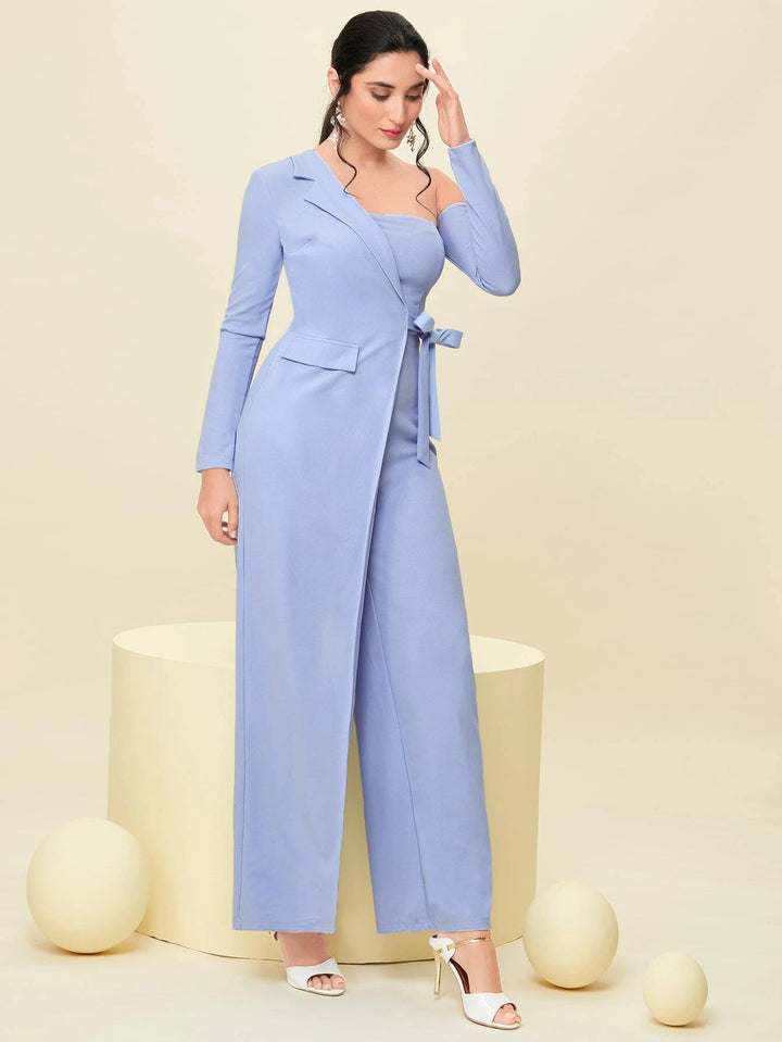 Asymmetrischer Jumpsuit mit seitlichem Knoten am Ausschnitt 