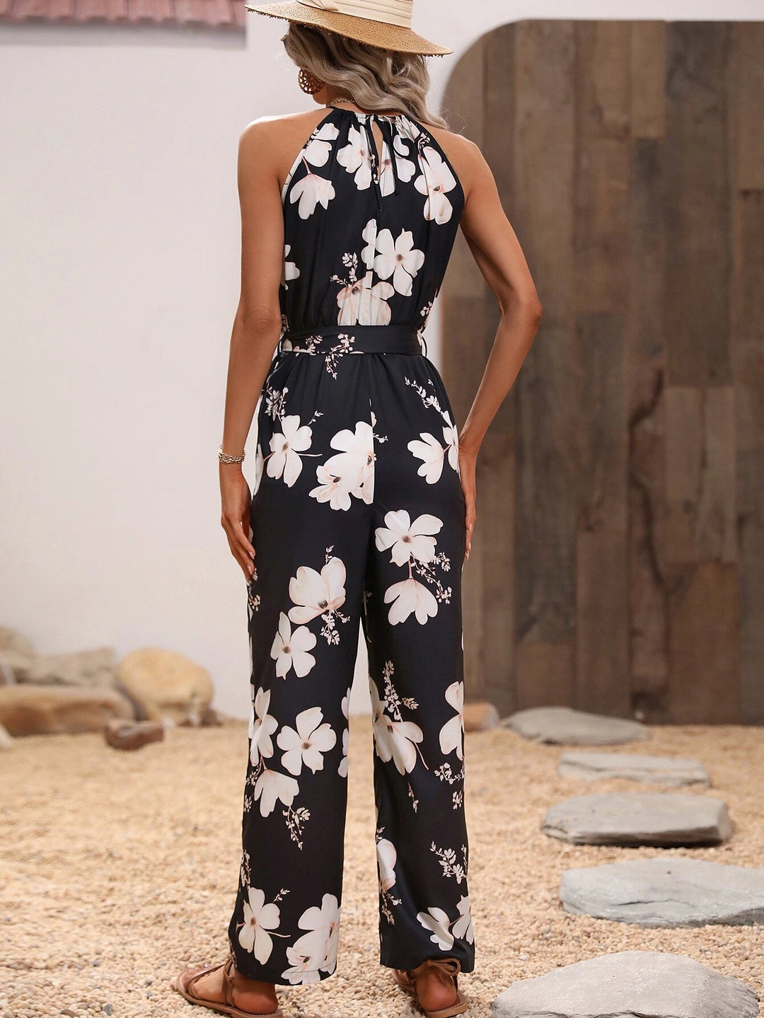 Jumpsuit mit Blumenmuster und Gürtel