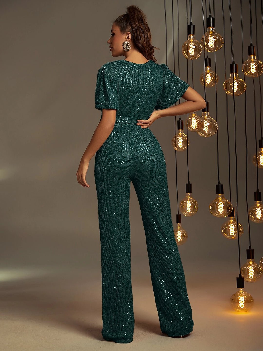 Jumpsuit mit Schmetterlingsärmeln und Gürtel