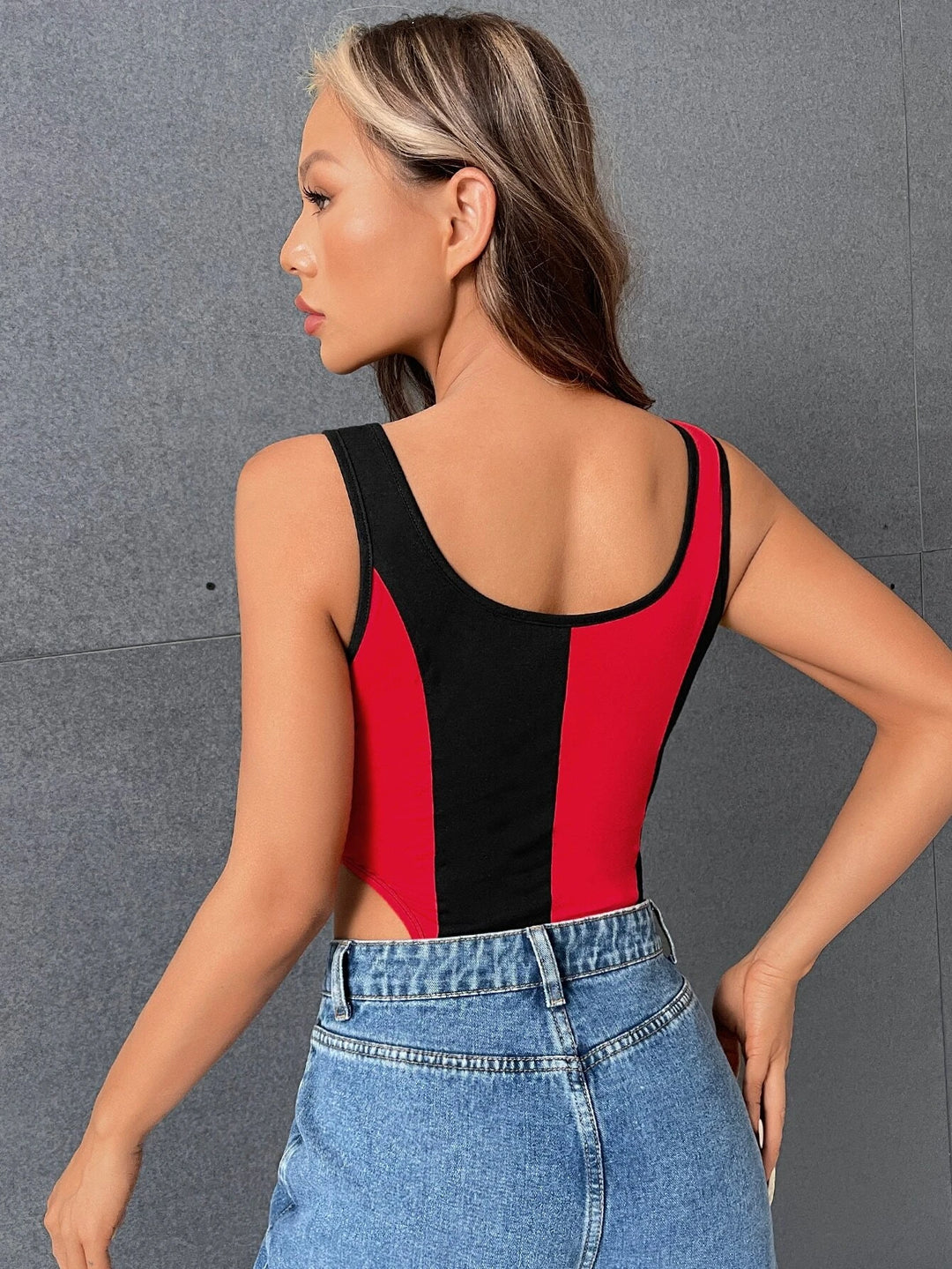 Letter Graphic Contrast Binding Tank Bodysuit