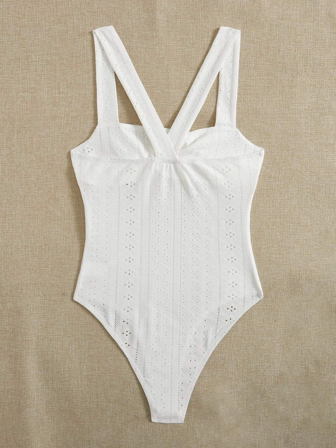 Body camisole brodé à œillets 