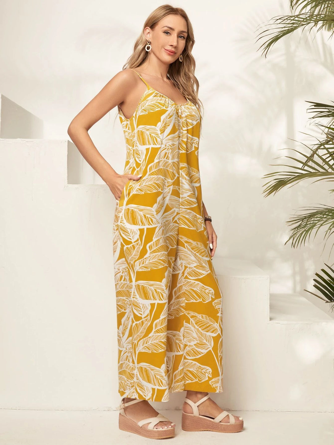 Combinaison camisole à jambe large et imprimé tropical