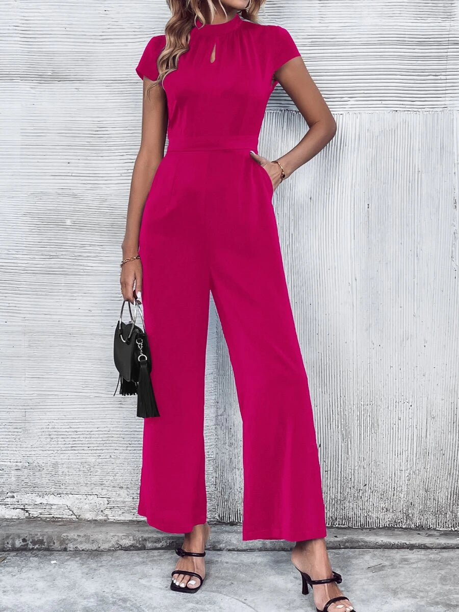 Jumpsuit mit weitem Beinausschnitt und Schlüssellochausschnitt