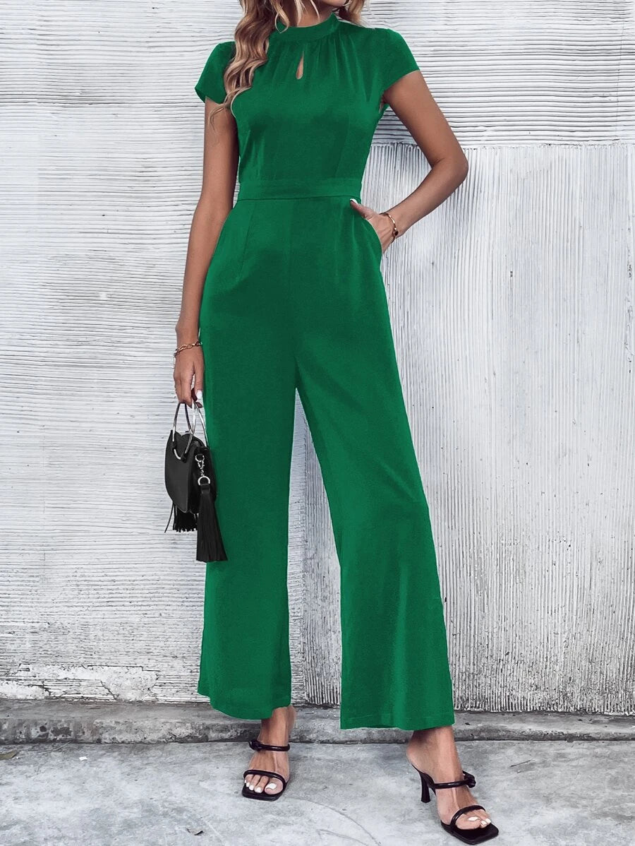 Jumpsuit mit weitem Beinausschnitt und Schlüssellochausschnitt