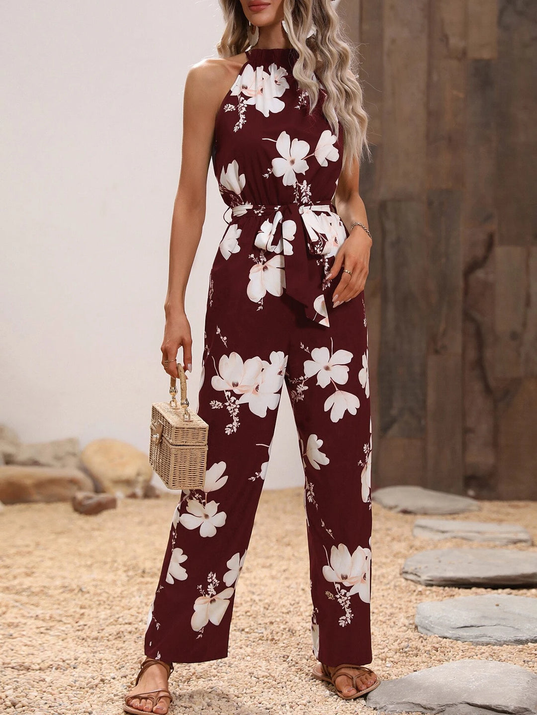 Jumpsuit mit Blumenmuster und Gürtel