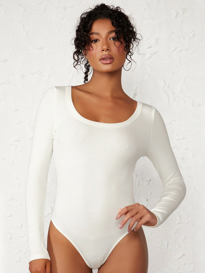 Solid Colored Scoop Neck Slim Fit Bodysuit