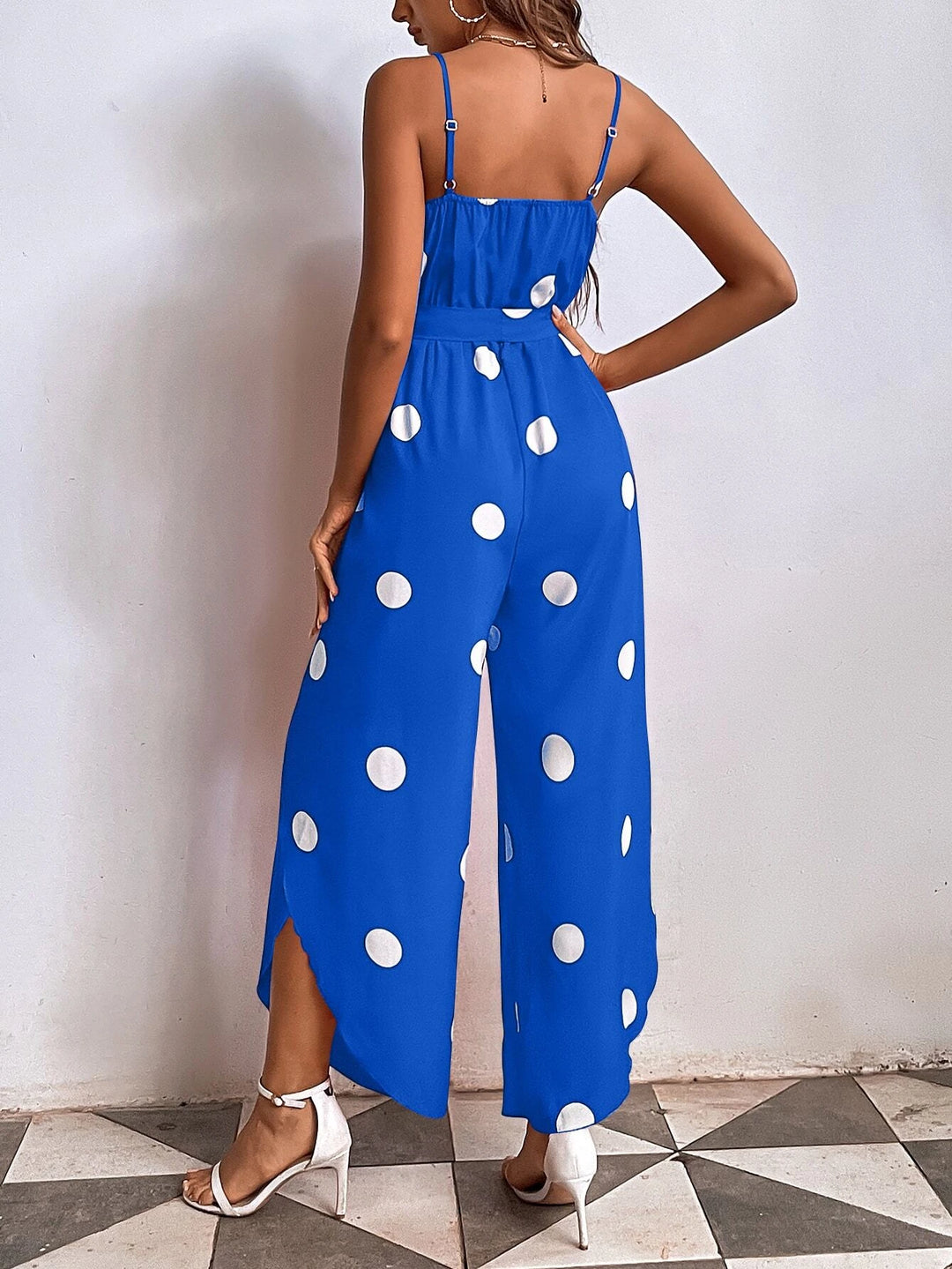 Cami-Jumpsuit mit Wickelsaum und Gürtel und Polka Dot-Print